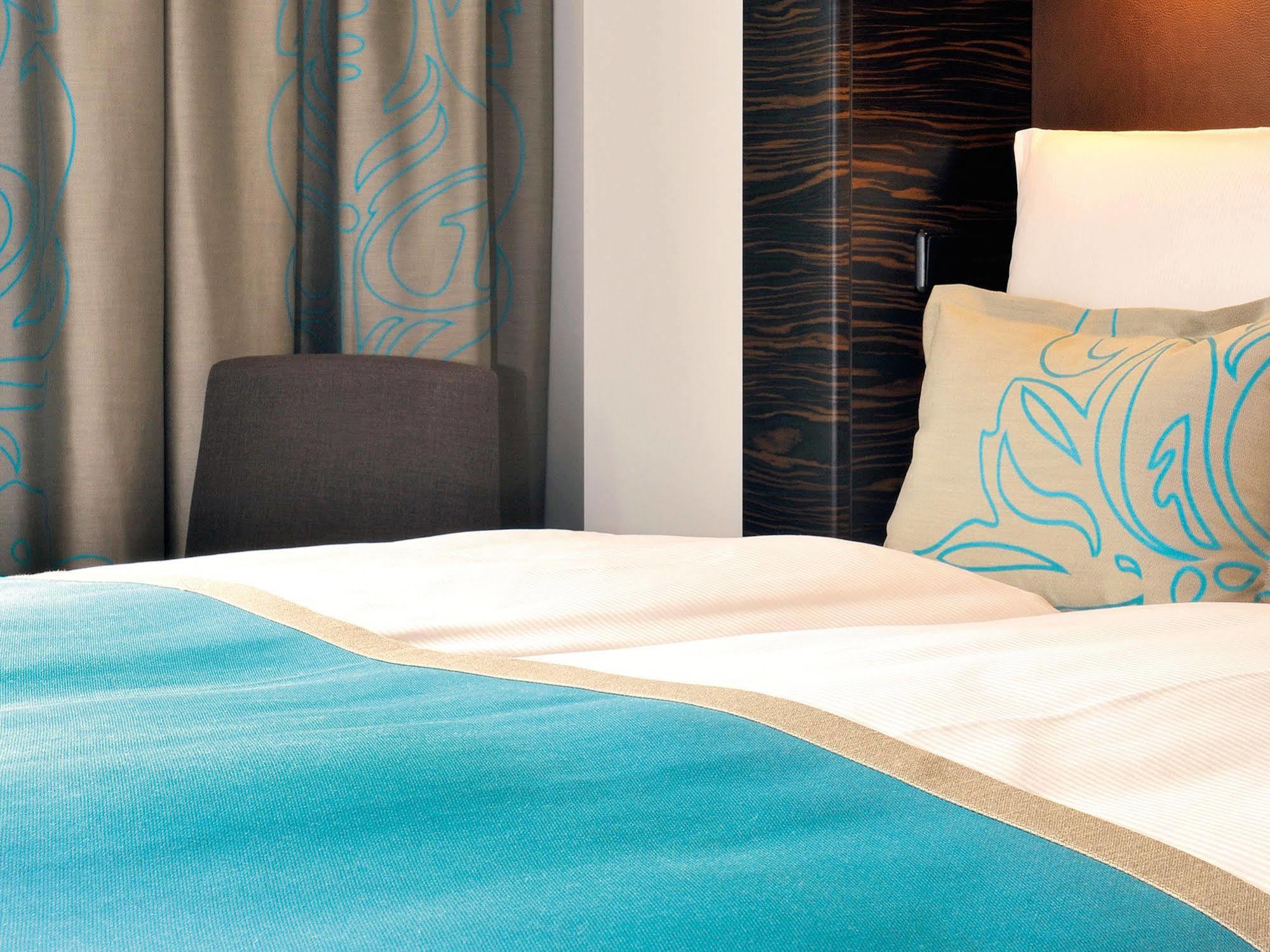 Motel One Frankfurt Airport Frankfurt am Main Eksteriør billede
